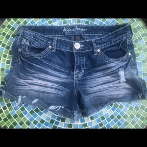 Ariya Denim Jean Cutoffs 11/12 Lace Montserrat